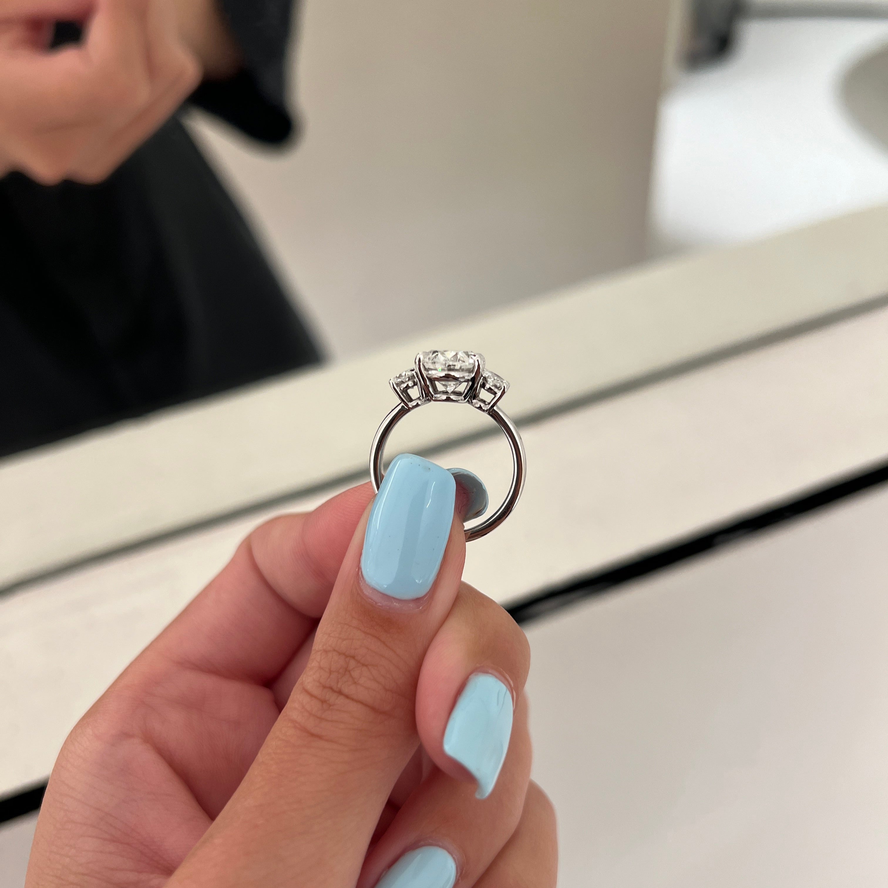 1.5 carat Oval cut lab-grown diamond IGI certified, engagement ring.